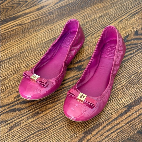 Tory Burch Shoes - Z Tory Burch Women’s 8.5 Pink and Gold Ballerina Flats with Glossy Finish